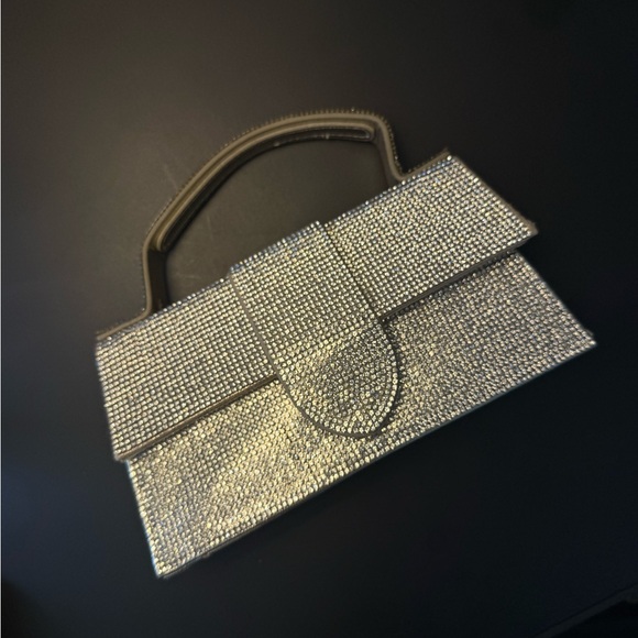 AKIRA Sparkling Silver Wristlet - Picture 1 of 3